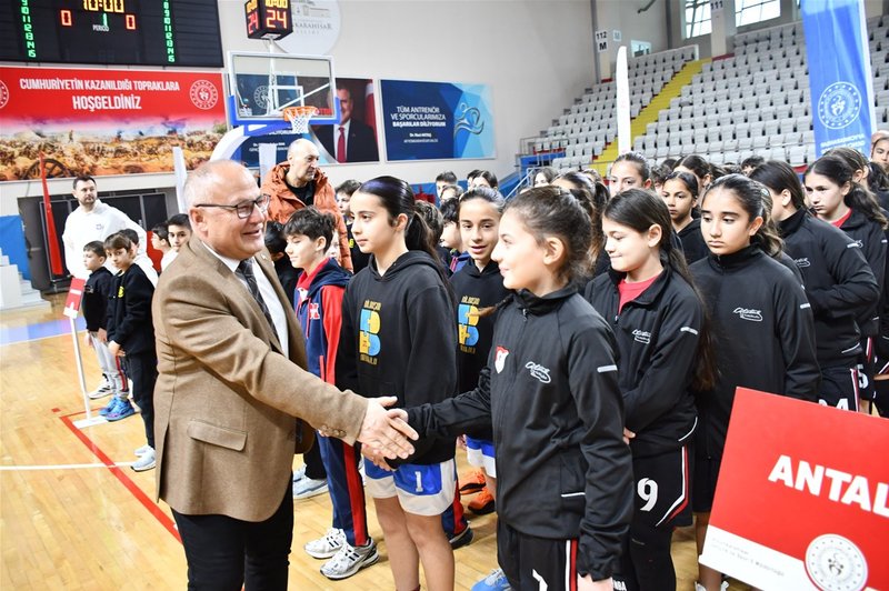Afyonkarahisar'da Okul Sporları Küçükler Basketbol Grup Müsabakaları Başladı - Görsel 3
