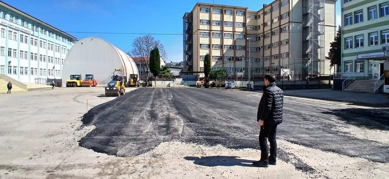 Altınordu'da Okul Bahçeleri Yenileniyor: Yunus Emre ve Şehit Cüneyt Akkuş Ortaokulları Modernleşiyor - Görsel 2