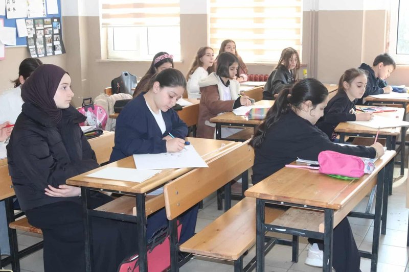 Arsin'de Beceri Temelli Kurslara Ziyaret: Voleybol, Resim ve Ebru İncelendi - Görsel 3