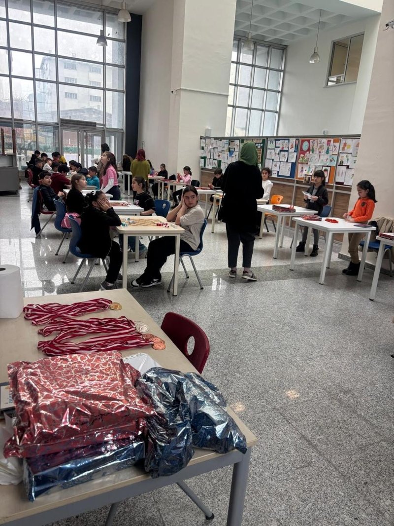Avcılar'da İlkokullar Arası Akıl ve Zeka Oyunları Turnuvası Tamamlandı - Görsel 2