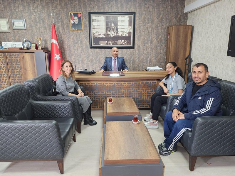 Bayraklı'da Karate Şampiyonundan İlçe Milli Eğitim Müdürlüğüne Ziyaret - Görsel 3