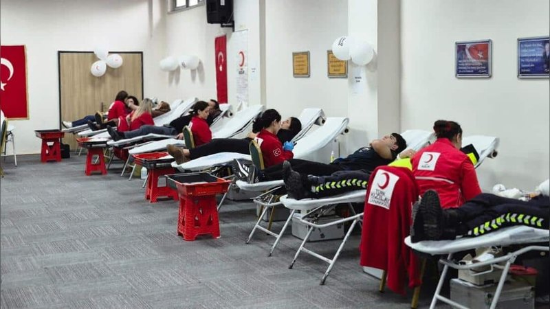 Çan'da Kan Bağışı Seferberliği Başladı: Kaymakam ve İlçe Milli Eğitim Müdürü Destek Verdi