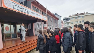 Çan İlçe Milli Eğitim Müdürü Turhan Çokgezer, Yeni Haftaya Okul Ziyaretiyle Başladı