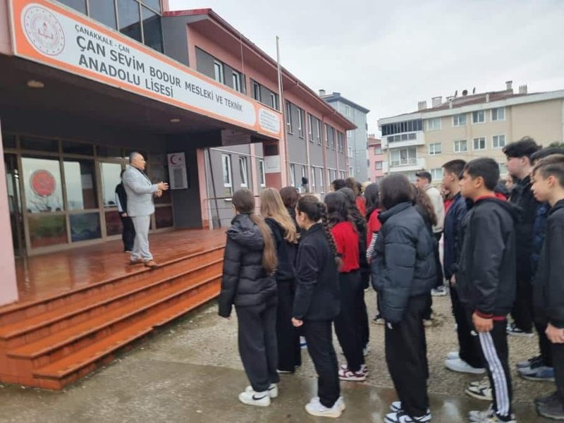 Çan İlçe Milli Eğitim Müdürü Turhan Çokgezer, Yeni Haftaya Okul Ziyaretiyle Başladı - Görsel 2