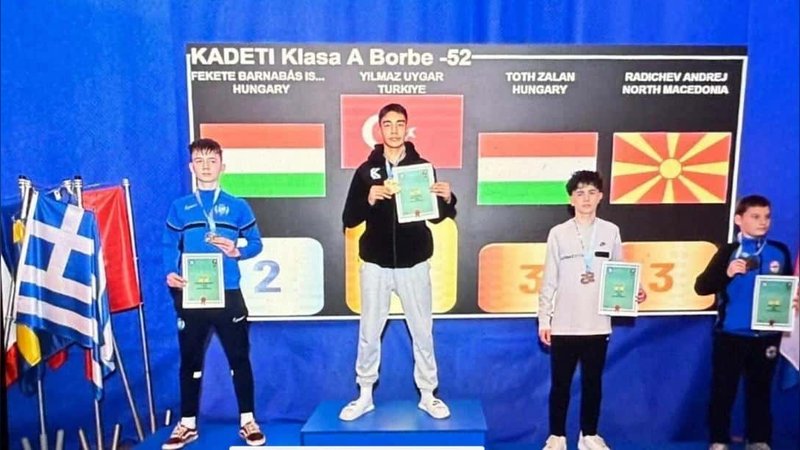 Çanakkale'den Karate Şampiyonu: Uygar Yılmaz Altın Madalyayı Kapattı