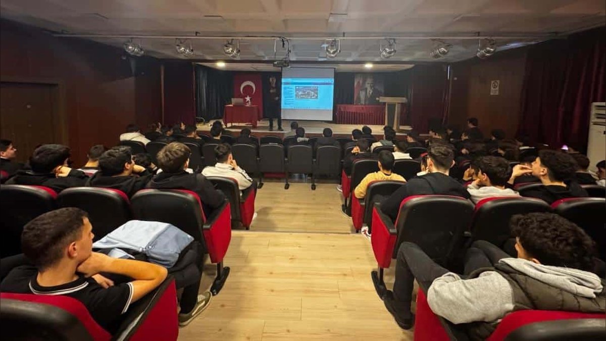 Gaziemir'de TÜBİTAK Bilim Söyleşisi: Beslenme ve Sağlık Konuşuldu