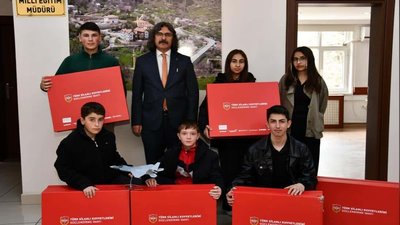 Gümüşhane'de 'Savunmadan Sanata: Genç Tasarımlar' Yarışması'nda Öğrencilerden Büyük Başarı