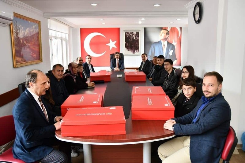 Gümüşhane'de 'Savunmadan Sanata: Genç Tasarımlar' Yarışması'nda Öğrencilerden Büyük Başarı - Görsel 2