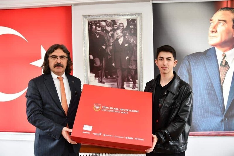 Gümüşhane'de 'Savunmadan Sanata: Genç Tasarımlar' Yarışması'nda Öğrencilerden Büyük Başarı - Görsel 4