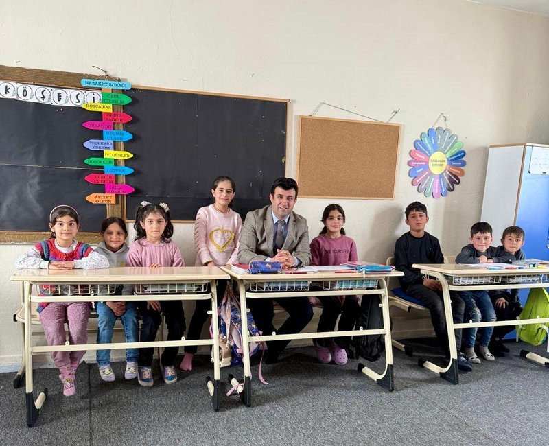 Hınıs İlçe Milli Eğitim Müdürü Yakup Abak Mollacelil İlkokulu'nu Ziyaret Etti - Görsel 2