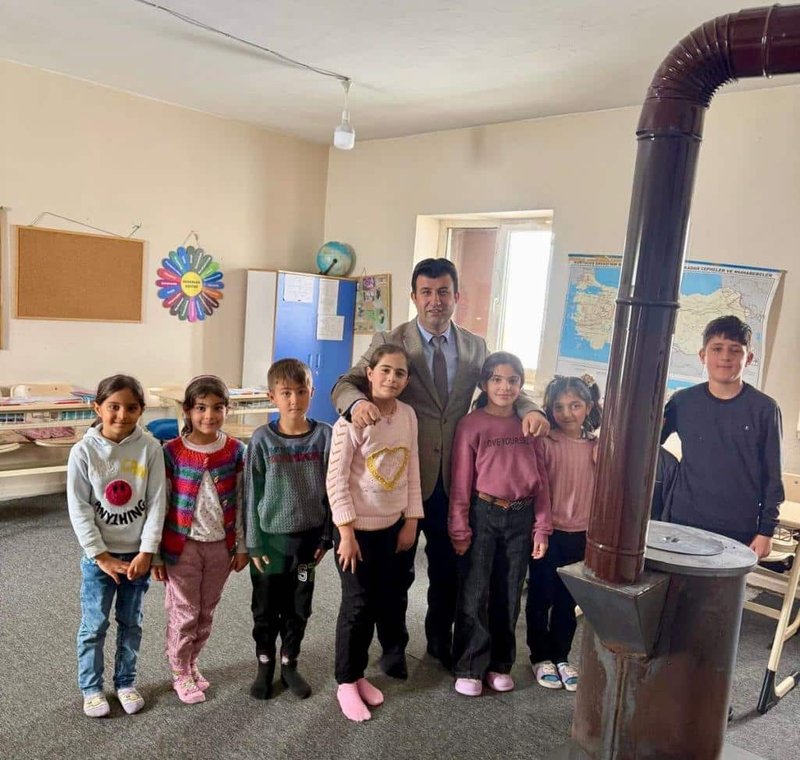 Hınıs İlçe Milli Eğitim Müdürü Yakup Abak Mollacelil İlkokulu'nu Ziyaret Etti - Görsel 4