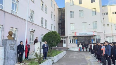 İl Milli Eğitim Müdürü Dr. Ömer Yahşi, Gaziemir'de Öğrencilerle Buluştu