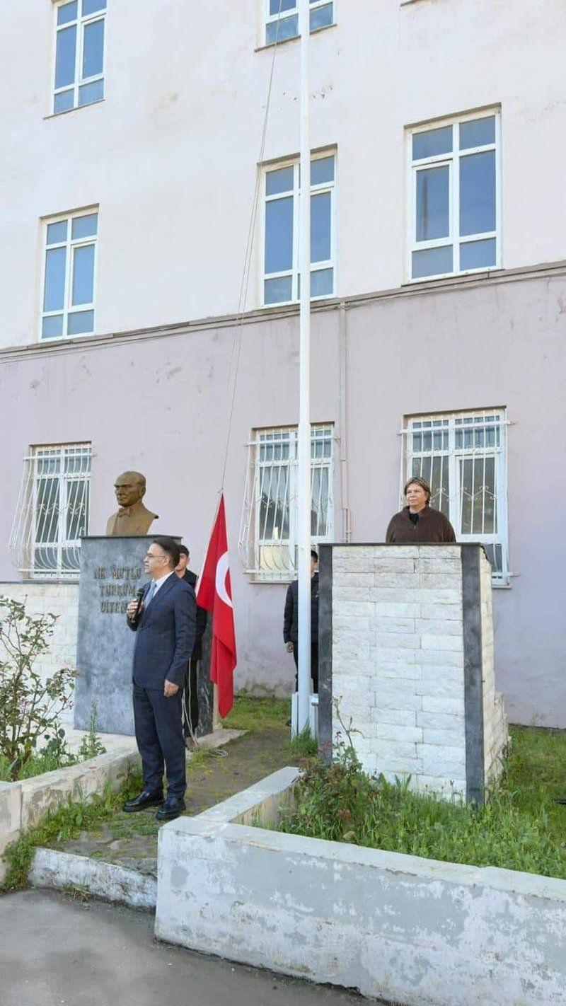İl Milli Eğitim Müdürü Dr. Ömer Yahşi, Gaziemir'de Öğrencilerle Buluştu - Görsel 4