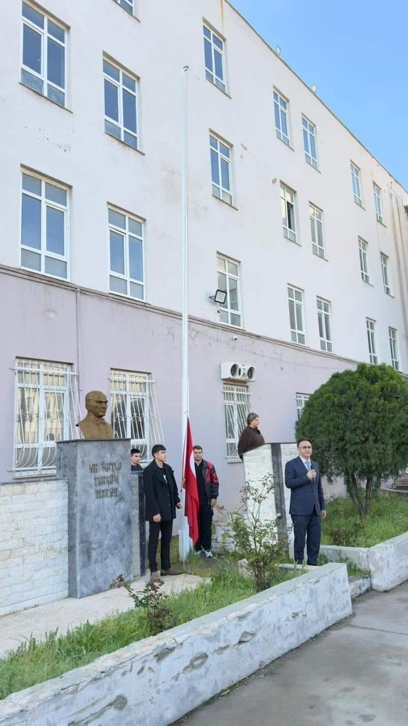 İl Milli Eğitim Müdürü Dr. Ömer Yahşi, Gaziemir'de Öğrencilerle Buluştu - Görsel 5