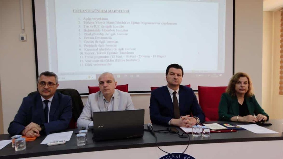 Lüleburgaz'da Kurum Müdürleri Toplantısı: Eğitimde Kalite ve İş Birliği Vurgusu