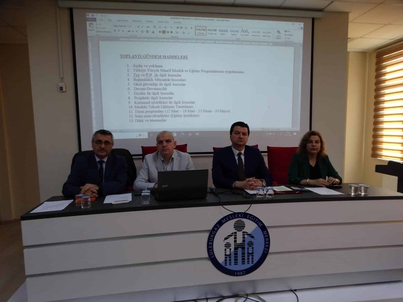 Lüleburgaz'da Kurum Müdürleri Toplantısı: Eğitimde Kalite ve İş Birliği Vurgusu - Görsel 4