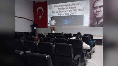 Manisa Aile ve Sosyal Hizmetler'den 'Bilinçli Medya Kullanımı' Eğitimi