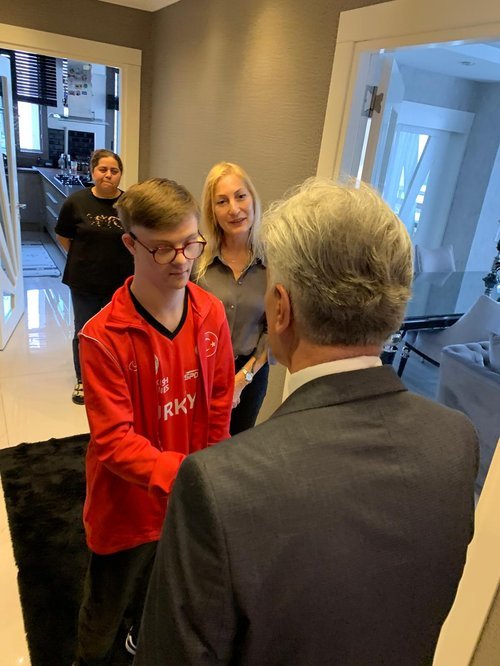 Mersin Aile ve Sosyal Hizmetler İl Müdürü'nden Özel Gereksinimli Evlat Ailesine Ziyaret - Görsel 2