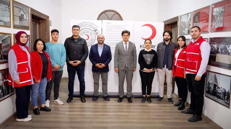 Mersin İl Milli Eğitim Müdürü Özdemirci'den Kızılay'a Ziyaret - Görsel 2