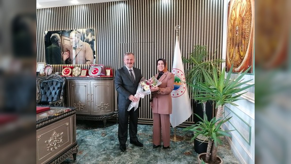 Niksar Kaymakamı Kadir Perçi, Kütüphaneler Haftası Etkinlikleri Kapsamında Kütüphanecileri Ağırladı