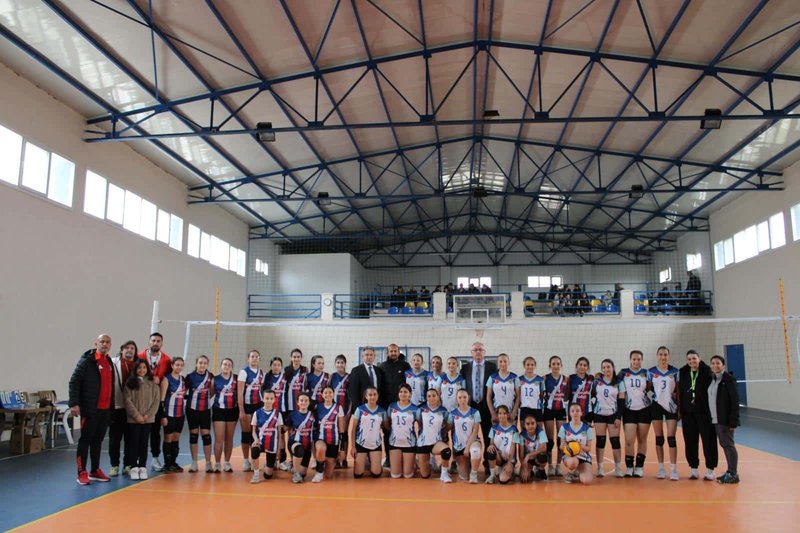 Ödemiş'te Bahar Şenlikleri Spor Müsabakaları 3225 Öğrencinin Katılımıyla Başladı - Görsel 2