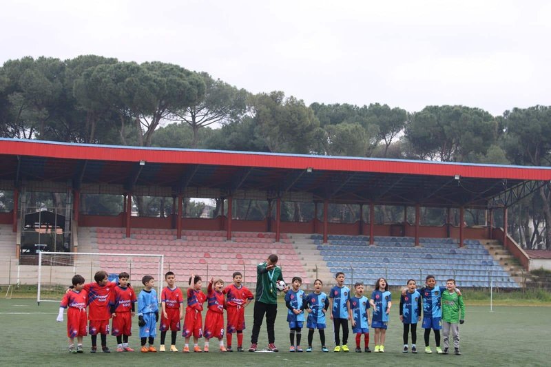 Ödemiş'te Bahar Şenlikleri Spor Müsabakaları 3225 Öğrencinin Katılımıyla Başladı - Görsel 3