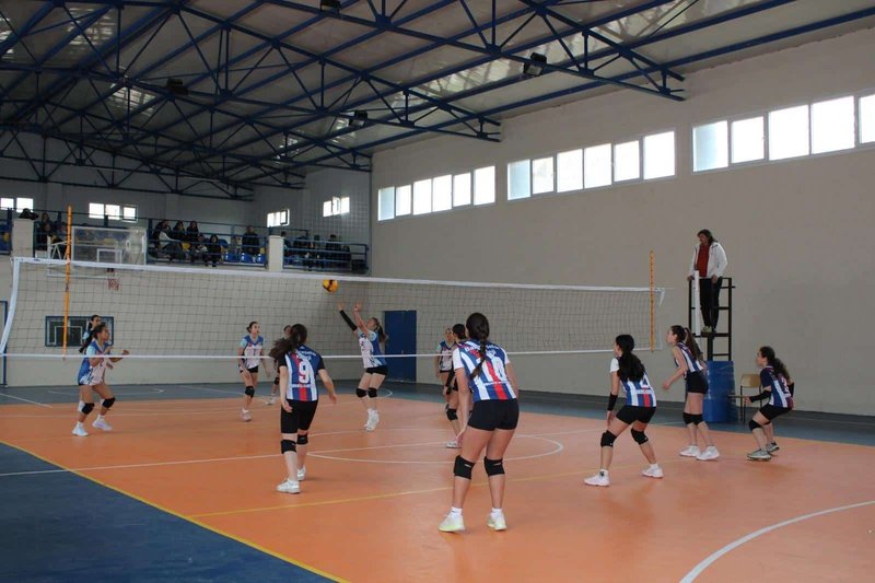 Ödemiş'te Bahar Şenlikleri Spor Müsabakaları 3225 Öğrencinin Katılımıyla Başladı - Görsel 5