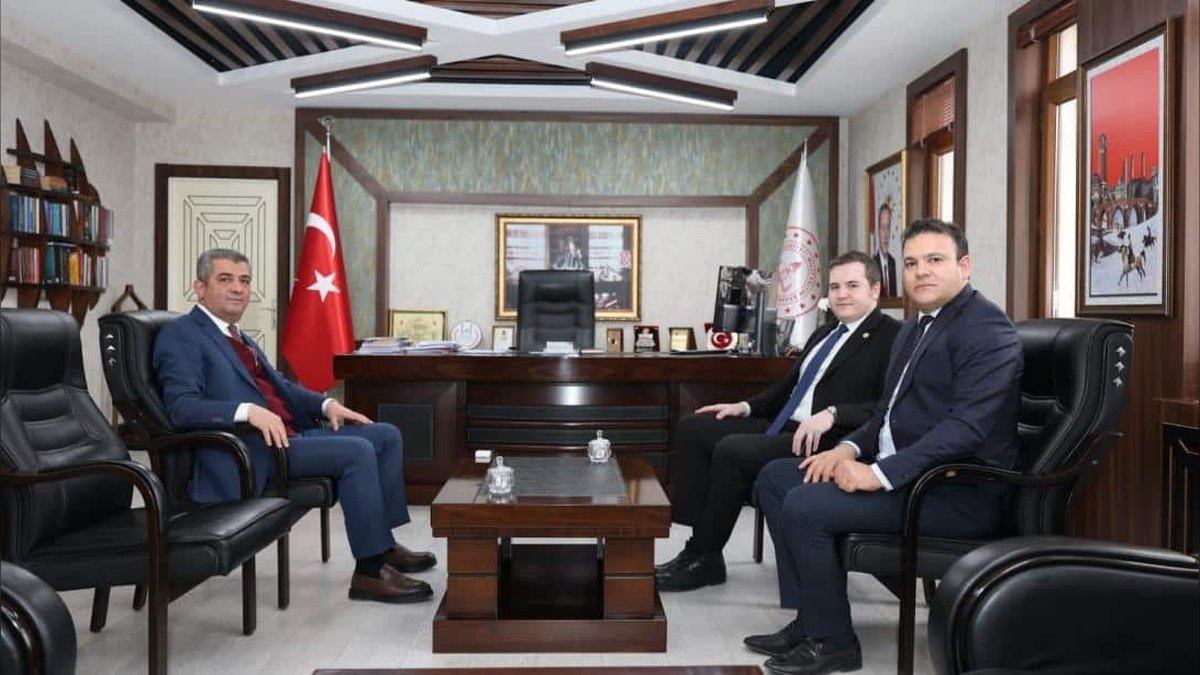 Pazaryolu İlçe Milli Eğitim Müdürü, Erzurum İl Milli Eğitim Müdürü'nü Ziyaret Etti