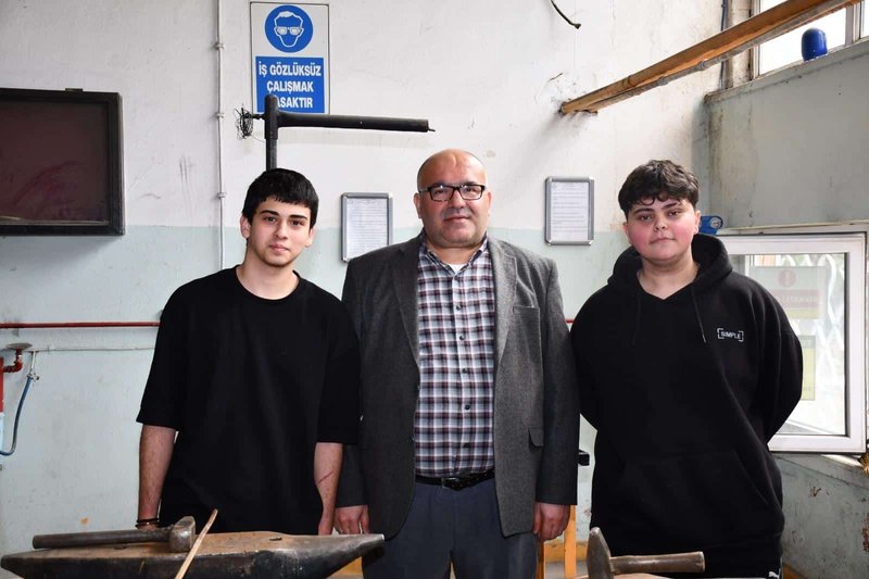 SafranTech Robotik Takımı, FRC 2026 Finalleri'ne Safranbolu İlçe Milli Eğitim Müdürü ile Hazırlanıyor - Görsel 2