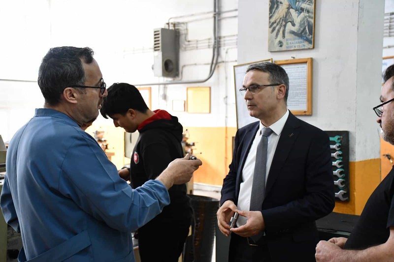 SafranTech Robotik Takımı, FRC 2026 Finalleri'ne Safranbolu İlçe Milli Eğitim Müdürü ile Hazırlanıyor - Görsel 4