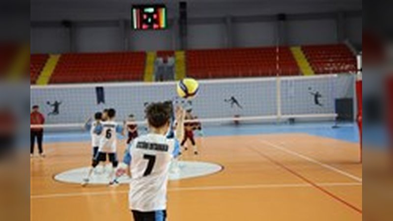 Trabzon'da Okul Sporları Voleybol Yarı Finalleri Tamamlandı