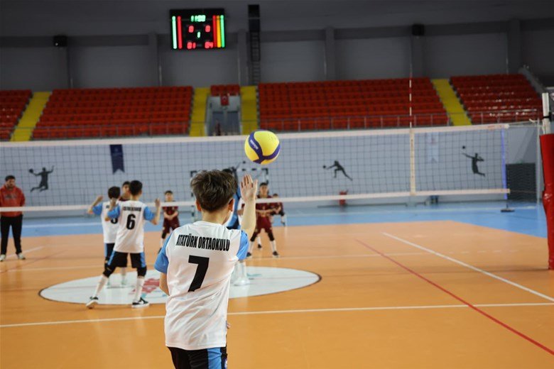 Trabzon'da Okul Sporları Voleybol Yarı Finalleri Tamamlandı - Görsel 2