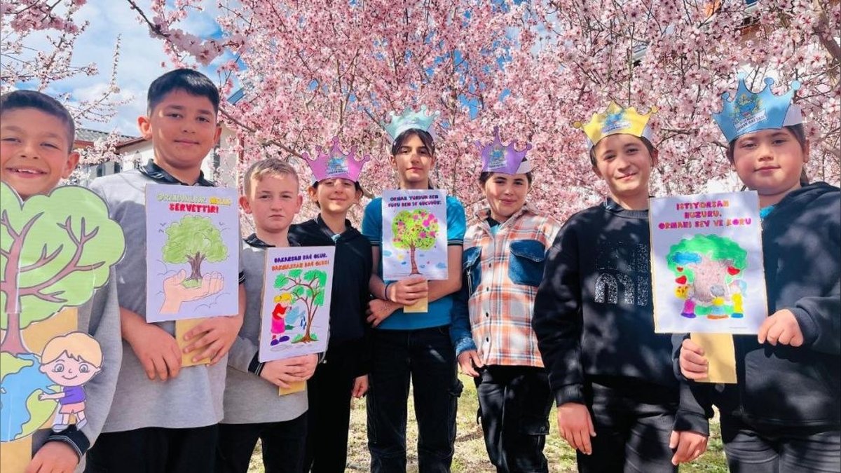 Yeşilhisar'da Orman Haftası Etkinliği: Kovalı Ortaokulu Öğrencilerinden Fidan Dikimi