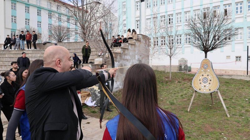 Zara'da Nevruz Bayramı Coşkusu: Milli Eğitim Müdürlüğü Öncülüğünde Kutlama - Görsel 2