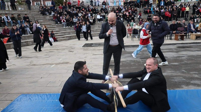 Zara'da Nevruz Bayramı Coşkusu: Milli Eğitim Müdürlüğü Öncülüğünde Kutlama - Görsel 4