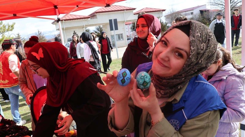 Zara'da Nevruz Bayramı Coşkusu: Milli Eğitim Müdürlüğü Öncülüğünde Kutlama - Görsel 5