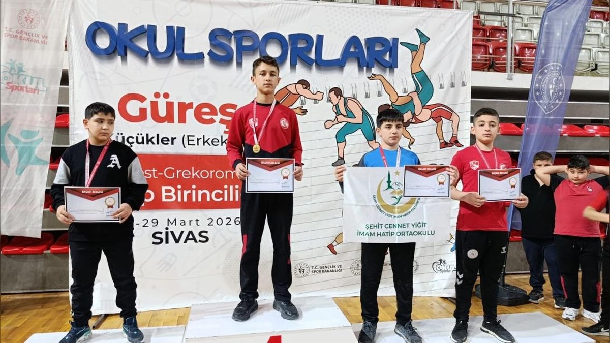 Zara'dan Türkiye Şampiyonasına 2 Güreşçi