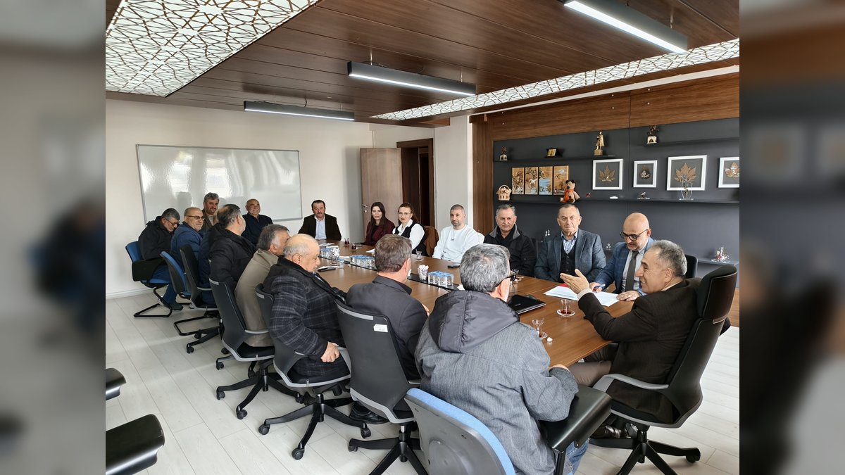 19 Mayıs Kaymakamı Haluk Şimşek Başkanlığında Kivi Yetiştiriciliği Toplantısı Düzenlendi