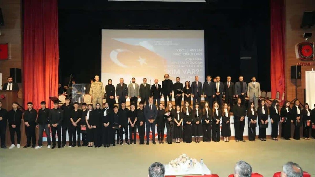 Adıyaman'da 'Türkiye Yüzyılı Vizyonuyla Kim Var?' Sanat Etkinliği Sahnelendi