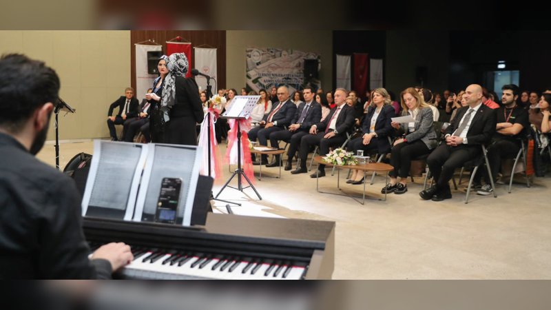 Ankara İl Sağlık Müdürü Kurtcebe, "Şifadır Türküler Korosu" Konserine Katıldı