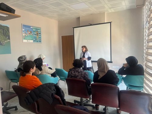 Bartın İl Sağlık Müdürlüğü'nden Kadınlara Yönelik 'Sağlıklı Menopoz Okulu' Eğitimi - Görsel 2