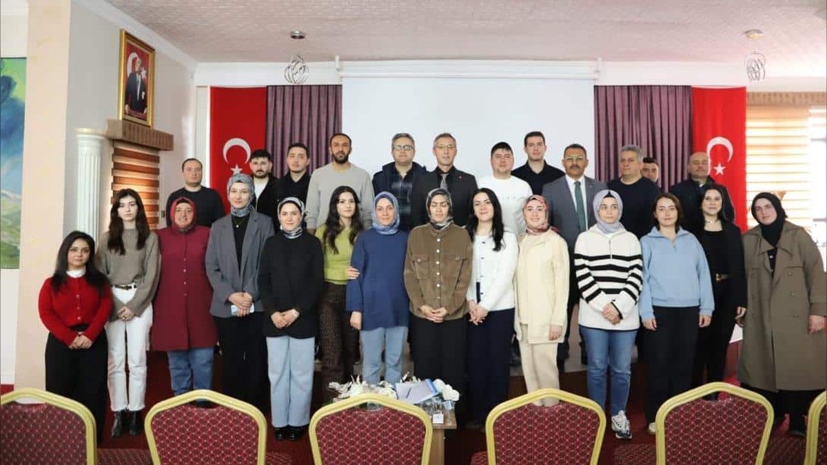 Bayburt'ta Aday Öğretmenlik Uyum Semineri Başladı