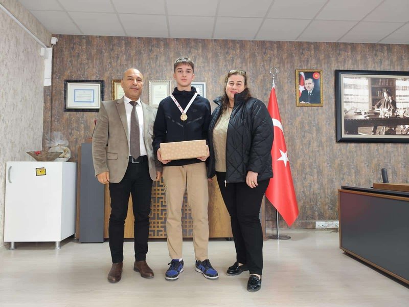 Bayraklı'dan Altın Madalya: Mert Akyol Uluslararası Taekwondo Şampiyonu Oldu - Görsel 3