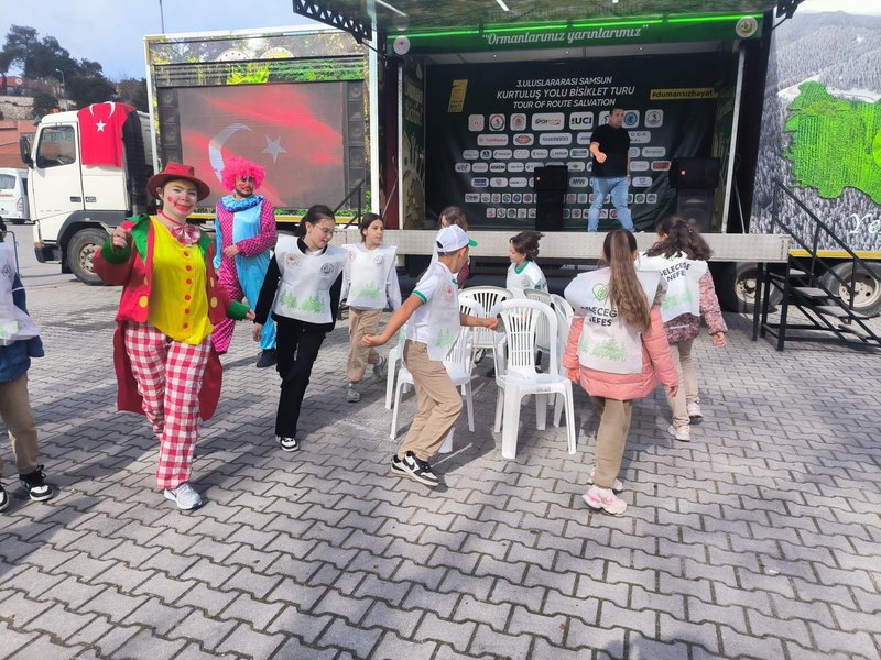 Bayramiç'te Öğrenciler Yeşil Vatan Eğitim Tırı ile Buluştu - Görsel 3