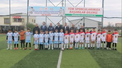 Biga'da Minikler Halı Saha Futbol Turnuvası Coşkuyla Başladı