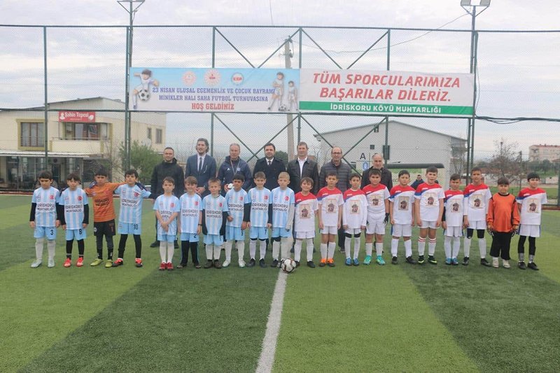Biga'da Minikler Halı Saha Futbol Turnuvası Coşkuyla Başladı - Görsel 2