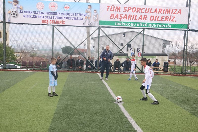 Biga'da Minikler Halı Saha Futbol Turnuvası Coşkuyla Başladı - Görsel 5