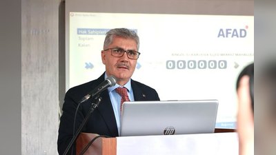 Bingöl Valisi Cahit Çelik, Karlıova'da TOKİ konutları kura çekimine katıldı