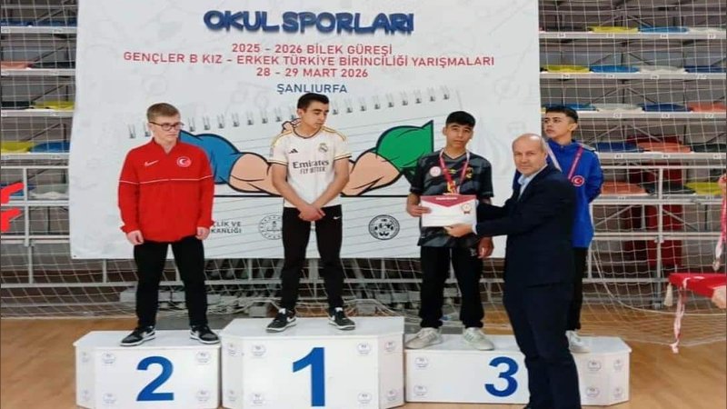 Bozdoğan MTAL Öğrencisi Bilek Güreşi Türkiye Üçüncüsü Oldu