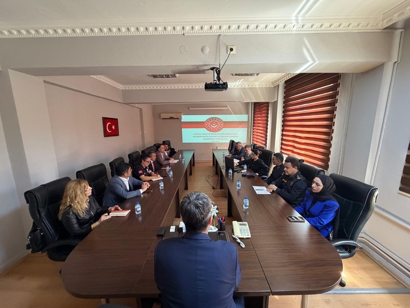 Bucak Kaymakamlığı'ndan Kadına Yönelik Şiddetle Mücadele Komisyonu Toplantısı - Görsel 2